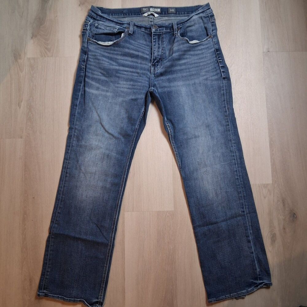 BKE Jeans Derek Bootleg Mens 36x32 Blue Bootcut Leg Silhouette